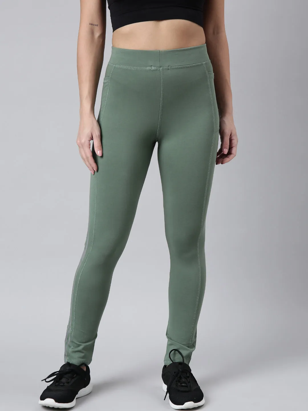 Women Solid Slim Fit Green Track Pant